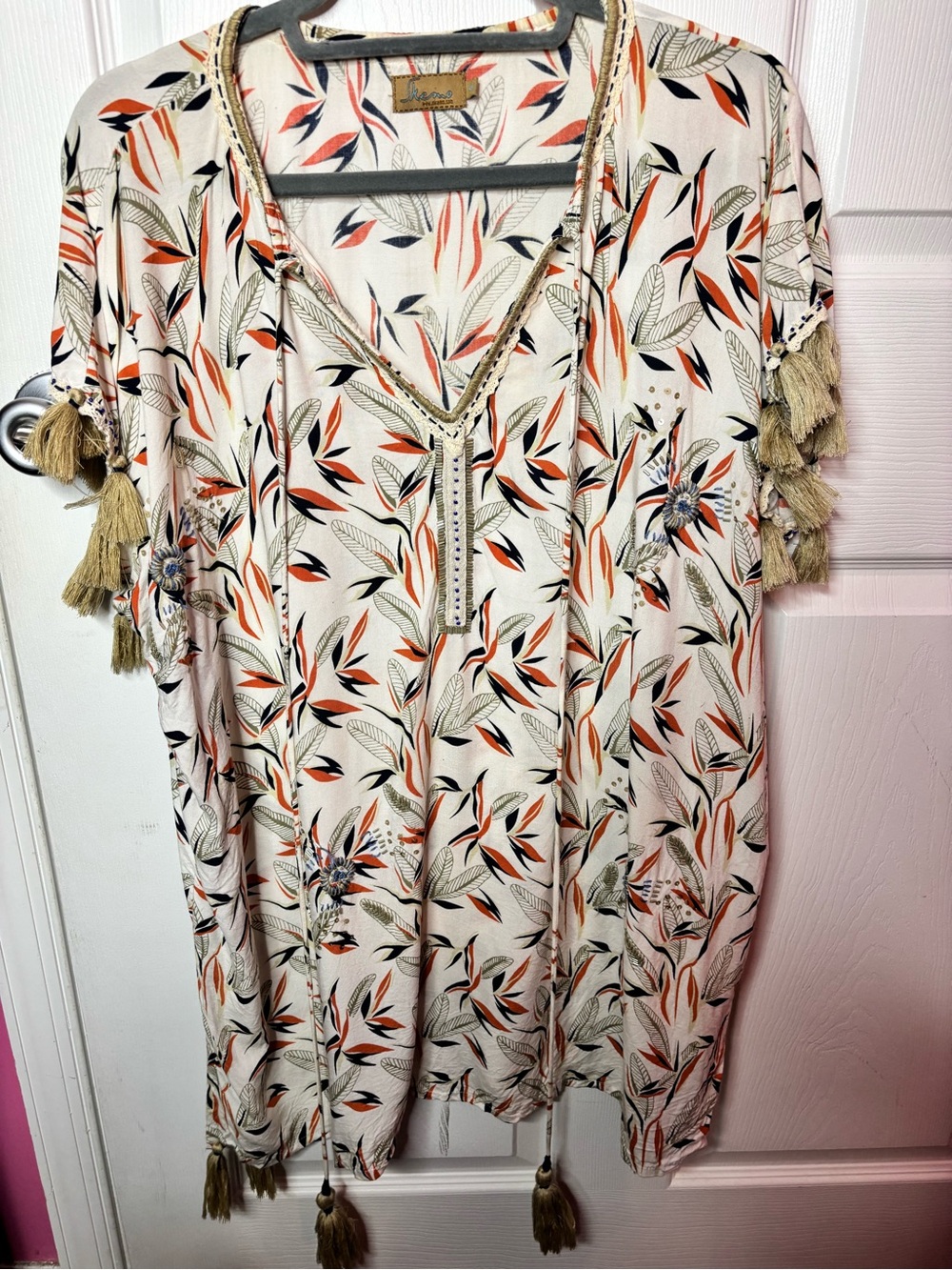 Skemo Boho Botanical Leaf Print Crochet Trim V Neck Top